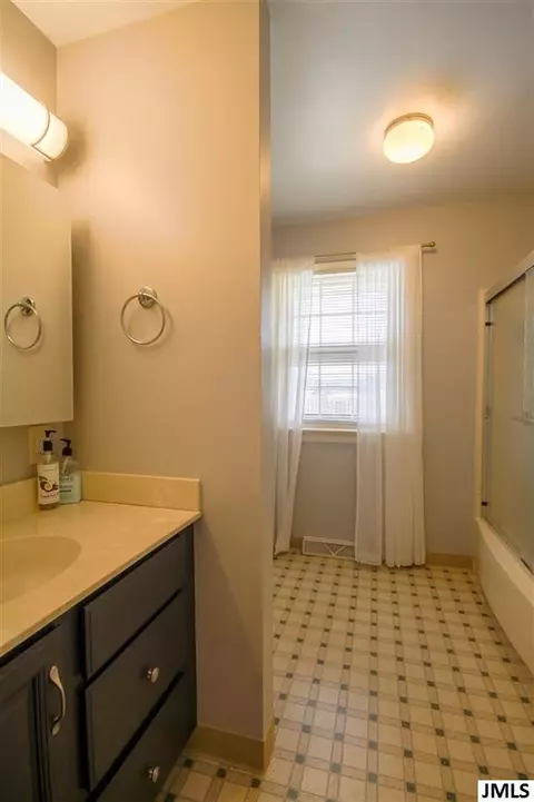 2556 Dorvin Dr, Jackson, MI 49201 photo 11