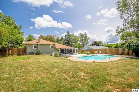 2556 Dorvin Dr, Jackson, MI 49201 photo 18