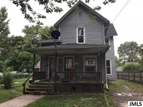 132 Bates, Jackson, MI 49202 photo 1