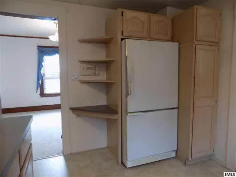 735 W Franklin St, Jackson, MI 49201 photo 8