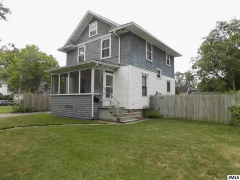 735 W Franklin St, Jackson, MI 49201 photo 2