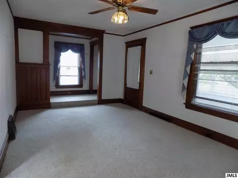 735 W Franklin St, Jackson, MI 49201 photo 3