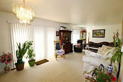 423 Windmill Pt, Flushing, MI 48433 photo 4