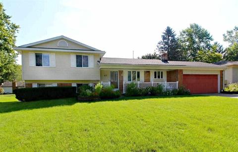 423 Windmill Pt, Flushing, MI 48433 photo 1