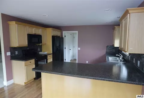 768 Pemberton Ln, Jackson, MI 49203 photo 8