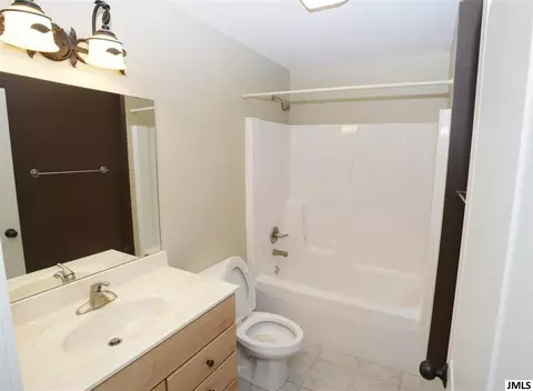768 Pemberton Ln, Jackson, MI 49203 photo 16