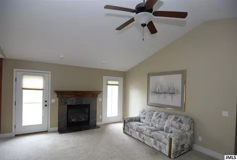 768 Pemberton Ln, Jackson, MI 49203 photo 4
