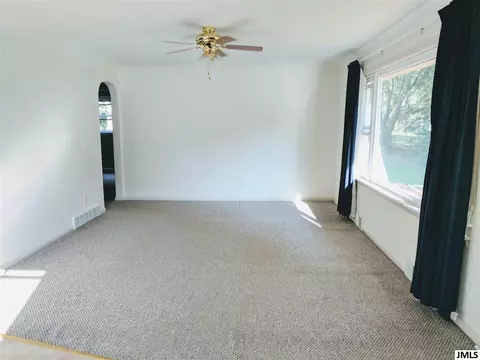 334 Bradley Dr, Jackson, MI 49201 photo 4