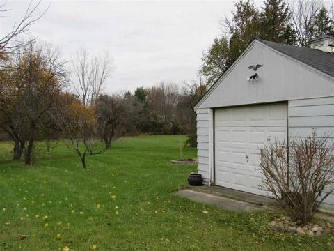 6136 Flushing Rd, Flushing, MI 48433 photo 2