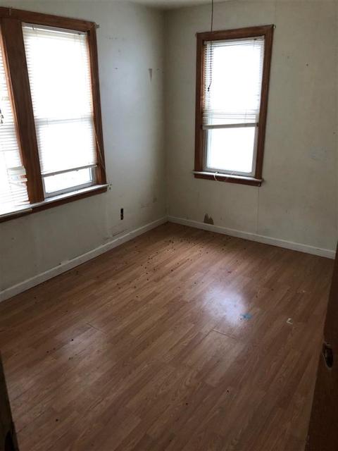 2132 Monaco St, Flint, MI 48532 photo 5