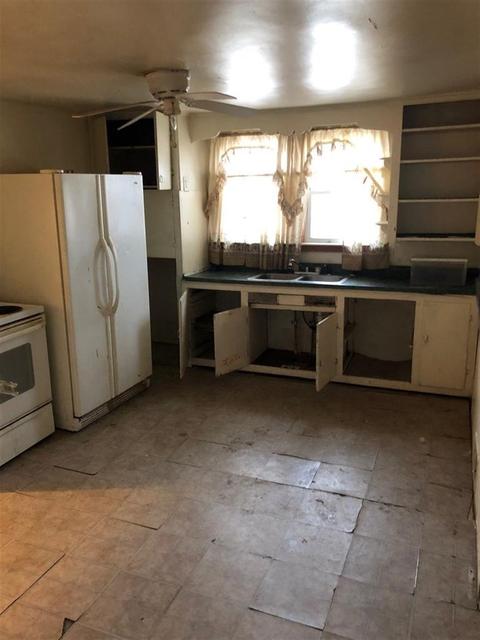 2132 Monaco St, Flint, MI 48532 photo 4
