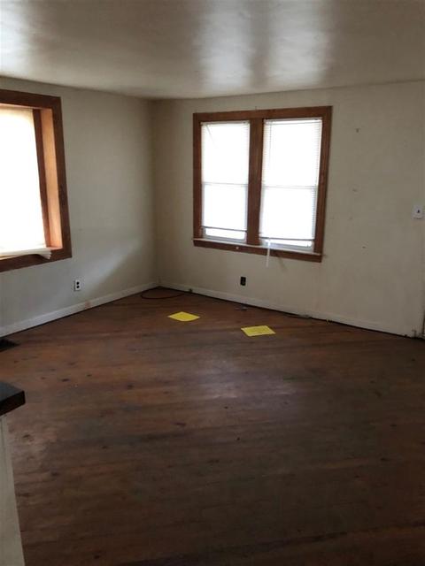 2132 Monaco St, Flint, MI 48532 photo 3