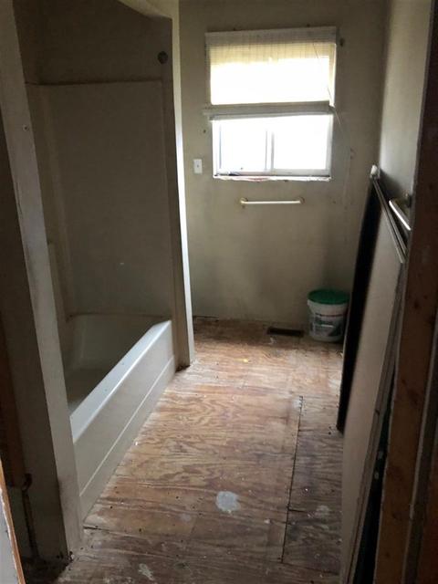 2132 Monaco St, Flint, MI 48532 photo 7