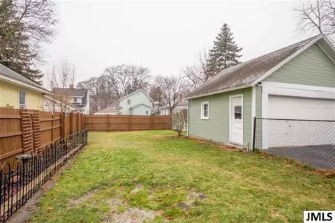 204 S Grinnell, Jackson, MI 49203 photo 3