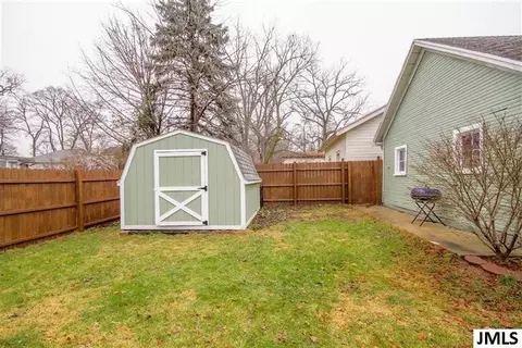 204 S Grinnell, Jackson, MI 49203 photo 5