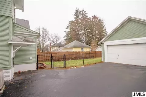204 S Grinnell, Jackson, MI 49203 photo 2