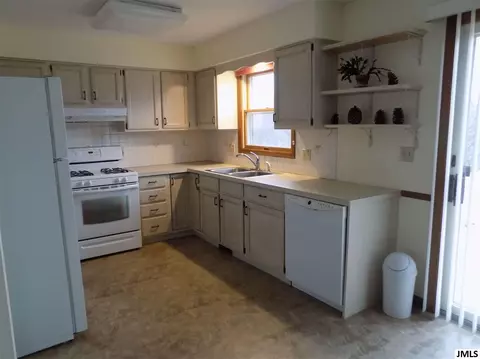 849 Ellery Ave, Jackson, MI 49202 photo 6