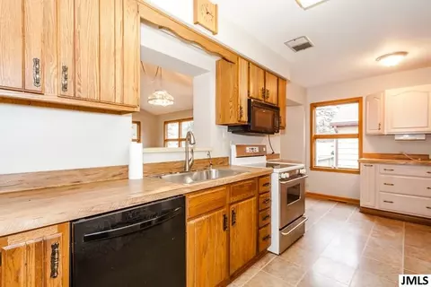 2702 Leland, Jackson, MI 49203 photo 9