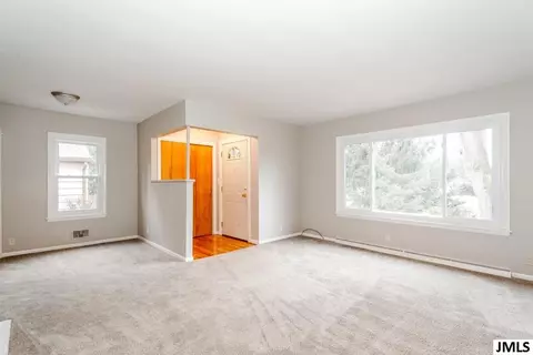 2702 Leland, Jackson, MI 49203 photo 4