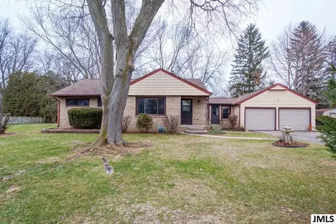2702 Leland, Jackson, MI 49203 photo 1