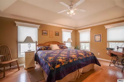2107 E Coachlight Dr, Jackson, MI 49201 photo 14