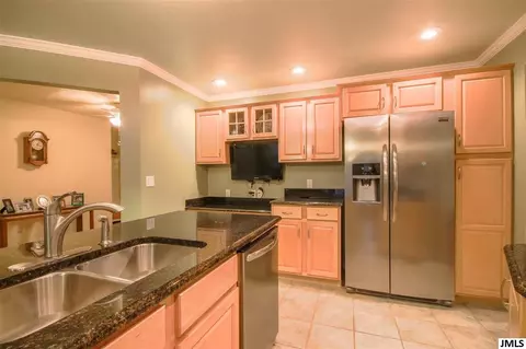 2107 E Coachlight Dr, Jackson, MI 49201 photo 10