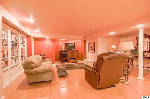 2107 E Coachlight Dr, Jackson, MI 49201 photo 22