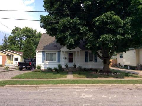 1003 State St, Owosso, MI 48867 photo 1