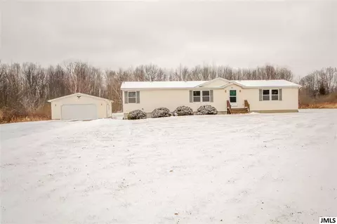 4590 Sargent Rd, Jackson, MI 49201 photo 1