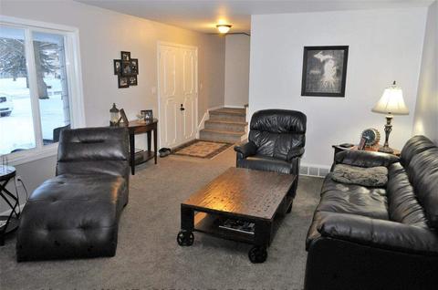 8455 Wesley Dr, Flushing, MI 48433 photo 5