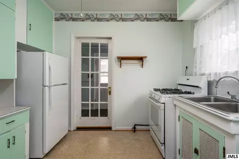 207 N Wisner St, Jackson, MI 49202 photo 10