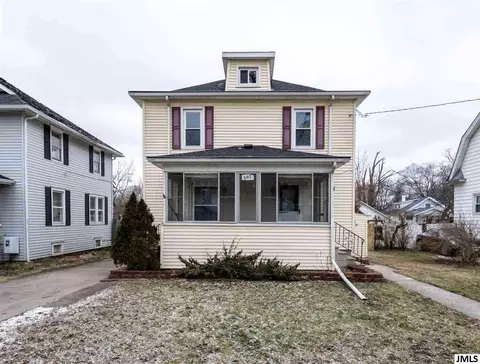 207 N Wisner St, Jackson, MI 49202 photo 1