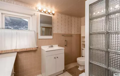 207 N Wisner St, Jackson, MI 49202 photo 18