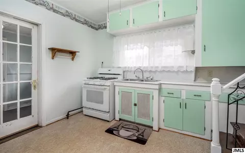 207 N Wisner St, Jackson, MI 49202 photo 9