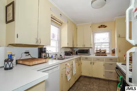1121 Fourth St, Jackson, MI 49203 photo 3
