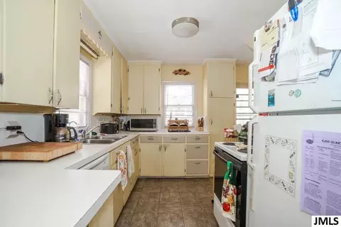 1121 Fourth St, Jackson, MI 49203 photo 2