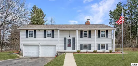 2131 Arbor Hills Rd, Jackson, MI 49201 photo 1