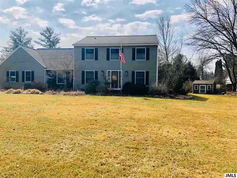 3824 Guest Rd, Jackson, MI 49203 photo 1