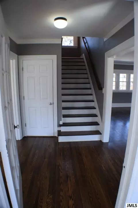 315 S Wisner St, Jackson, MI 49203 photo 2