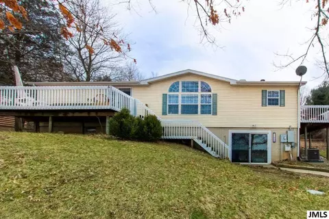 7660 Lakeview Dr, Jackson, MI 49201 photo 1