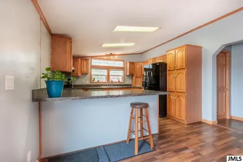 7660 Lakeview Dr, Jackson, MI 49201 photo 5