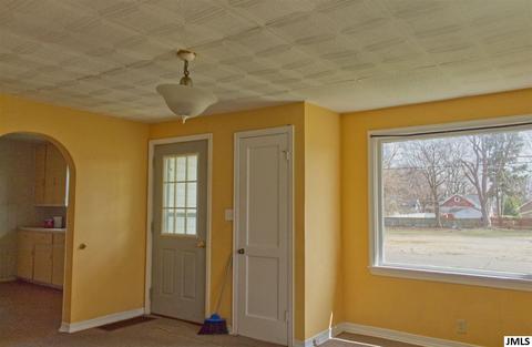 614 Longfellow Ave, Jackson, MI 49202 photo 3