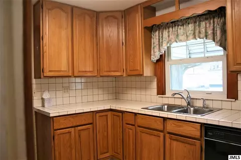503 Madison St, Jackson, MI 49202 photo 6