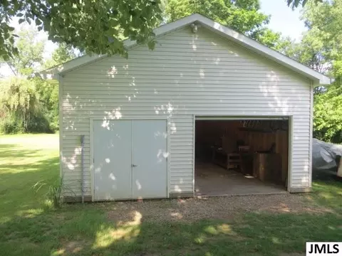 6484 S Jackson Rd, Jackson, MI 49201 photo 6