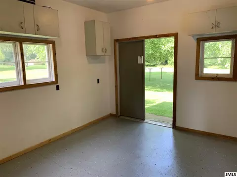 6484 S Jackson Rd, Jackson, MI 49201 photo 32