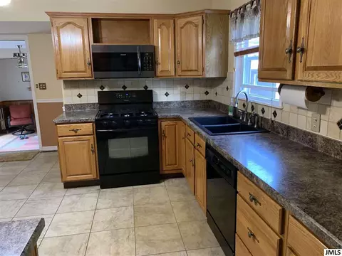 6484 S Jackson Rd, Jackson, MI 49201 photo 10