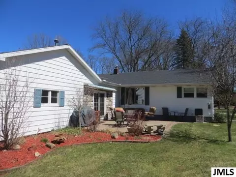 6484 S Jackson Rd, Jackson, MI 49201 photo 2