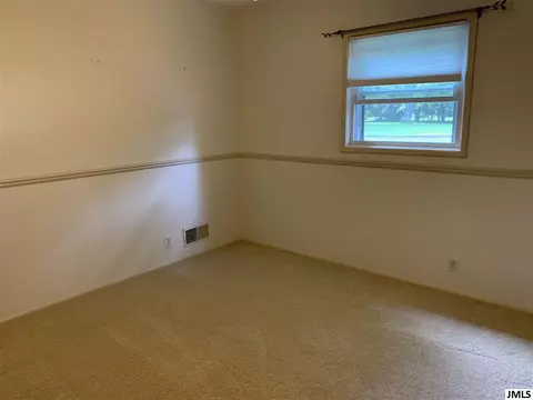 6484 S Jackson Rd, Jackson, MI 49201 photo 16