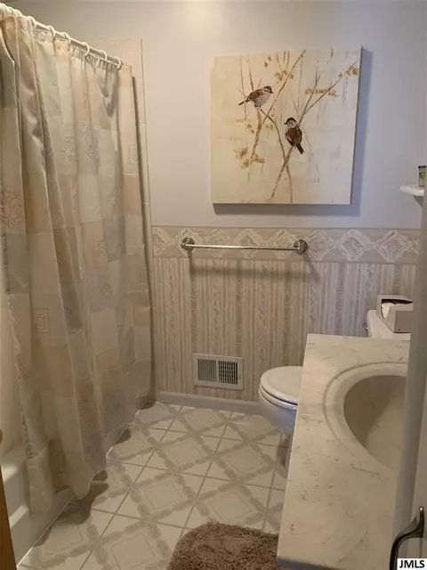 6484 S Jackson Rd, Jackson, MI 49201 photo 18