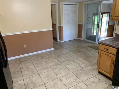 6484 S Jackson Rd, Jackson, MI 49201 photo 11